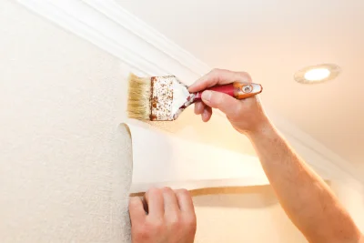 Pose de papier peint à Liac — revêtements muraux et toiles de verre